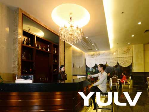 酒店大堂吧
